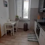 Dube Apartment, 100m