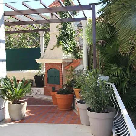 Dube Apartment, 100m 3* Dubrovnik