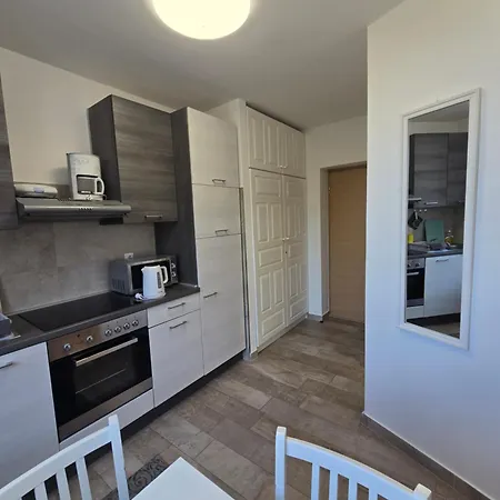 Pensjonat Dube Apartment, 100m