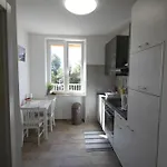Dube Apartment, 100m Penzion 3*