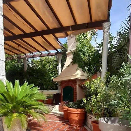 Dube Apartment, 100m